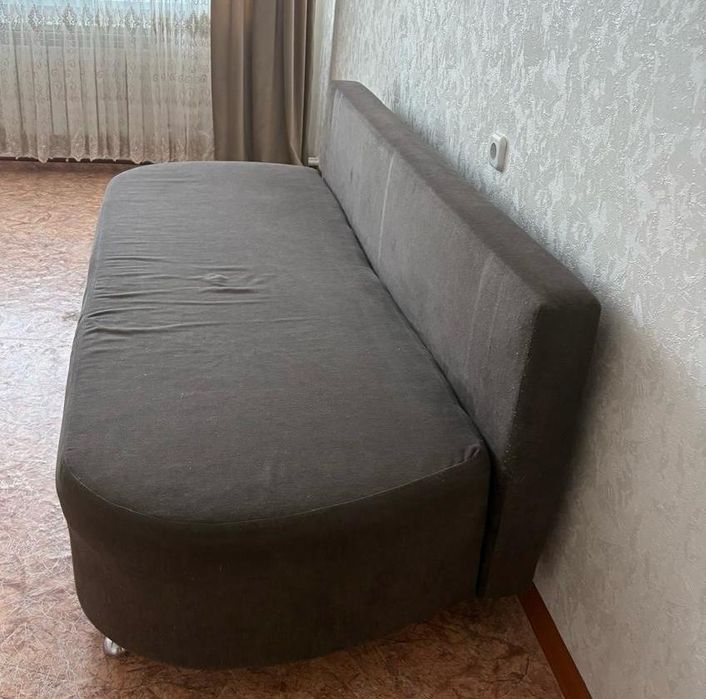 Продам диван новыи хорошиииваол авглл