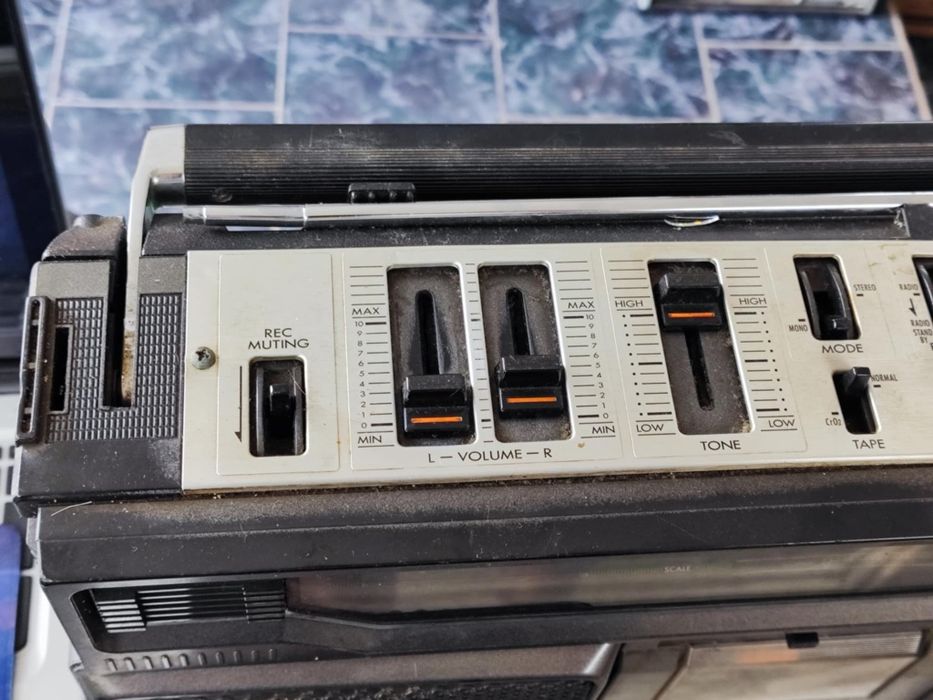 Касетофон JVC RC 636L