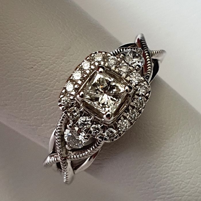 inel aur alb 14k cu 0.52ct diamante naturale