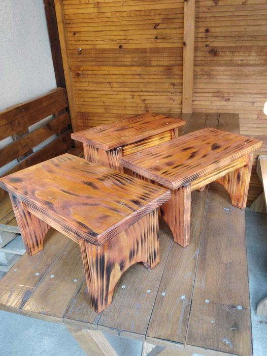 Vand Scaunele , Suport sticle de vin  lăcuite.