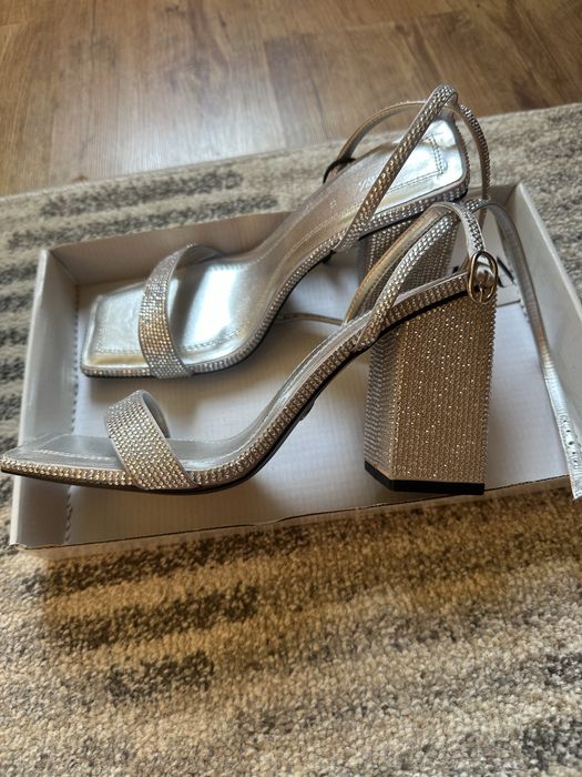 Сребърни Сандали на ток Zara с камъчета