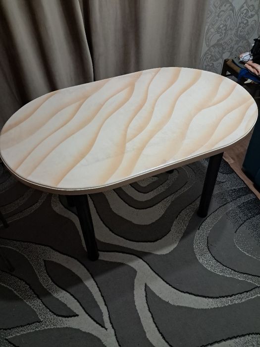 Продам стол кухонный