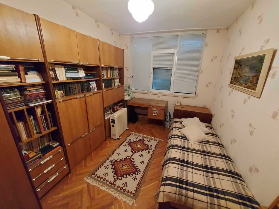 Продава се Тристаен апартамент в Търговище, Център - 73 кв.м за 1174 €/кв.м - Снимка #4