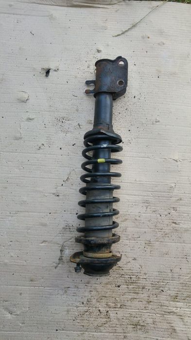 Piese matiz din dezmembrări.