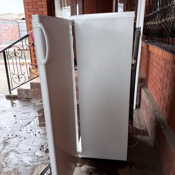 Морозилка  продам