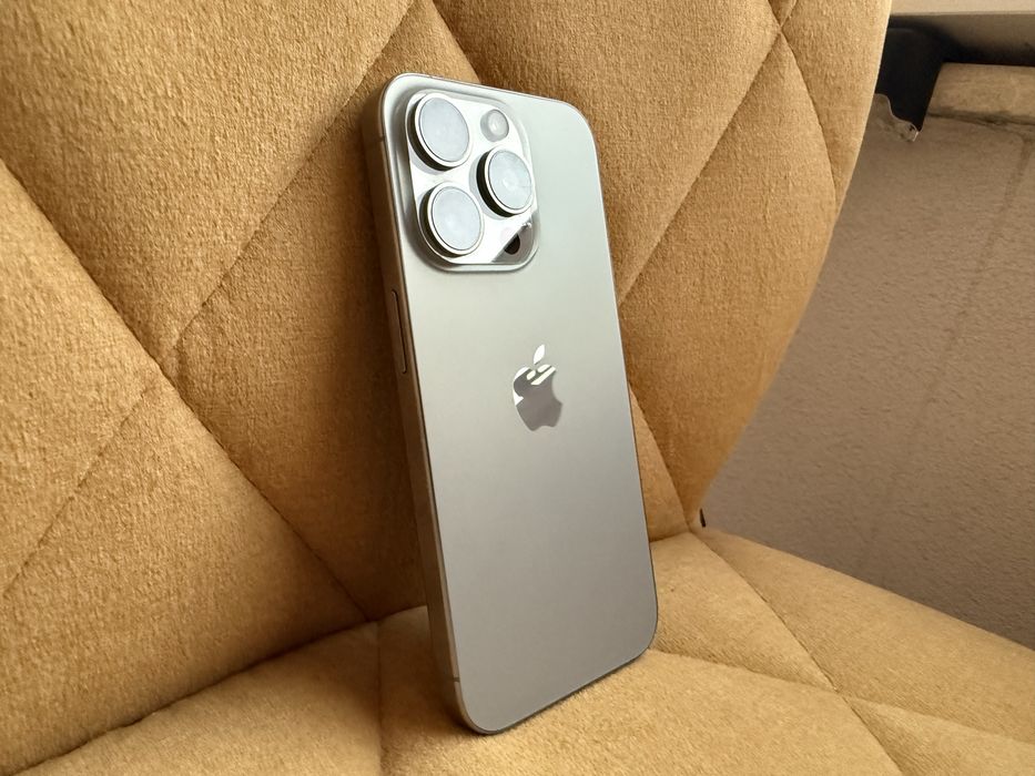 Продавам Iphone 15 pro 128г.