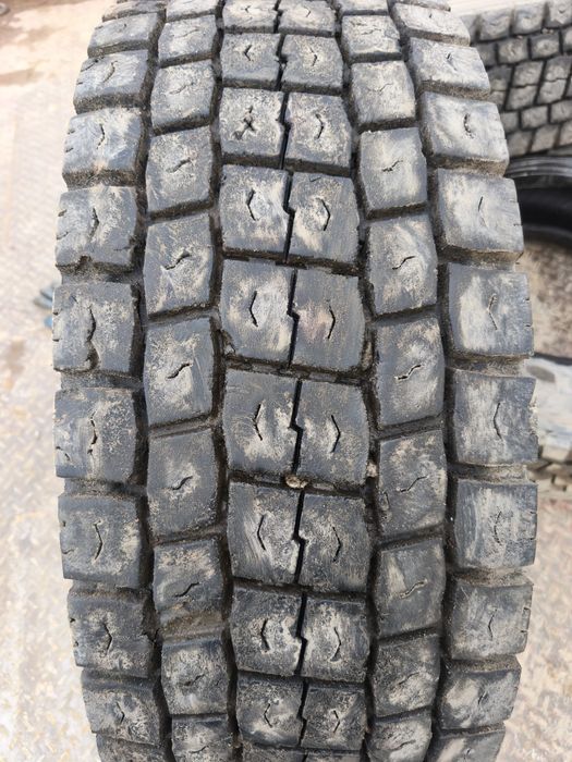 Продам резину 305/70 r19.5