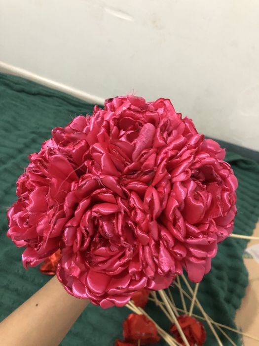 Цветы из атласных лент