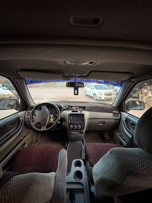 Mashina Honda  CRV