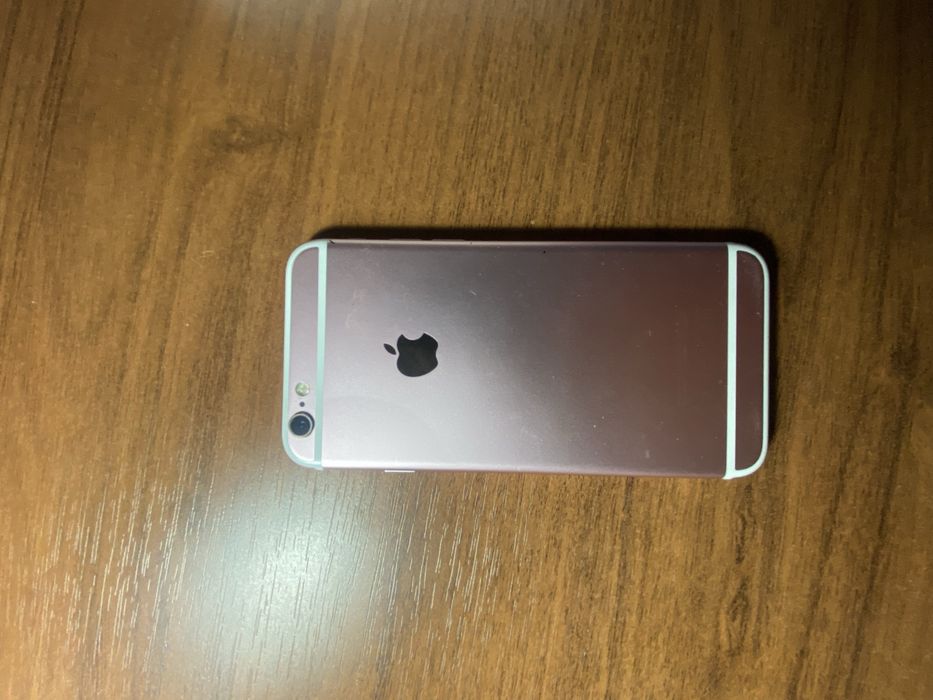 Продам айфон 6s.