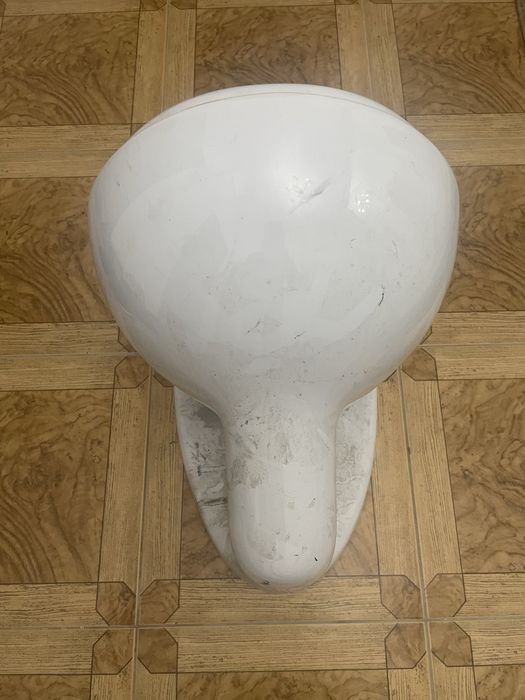 Продам 2 унитаза за 5000 тенге