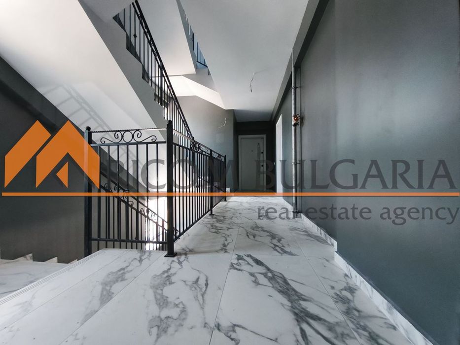 Продава се Тристаен апартамент в Варна, Бриз - 93 кв.м за 1775 €/кв.м - Снимка #2