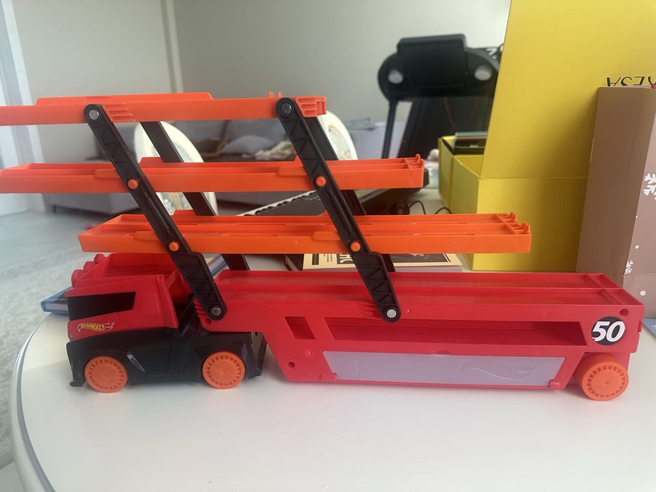 Автовоз Hot Wheels оригинал