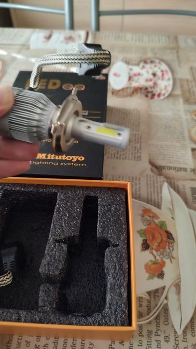 LED крушки за автомобил H4