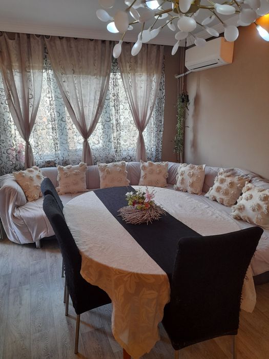 Голям просторен апартамент за 130 лв.