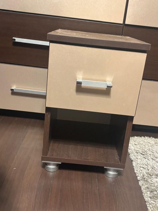Comodă și noptieră