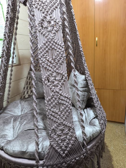 Качеля ручной работы