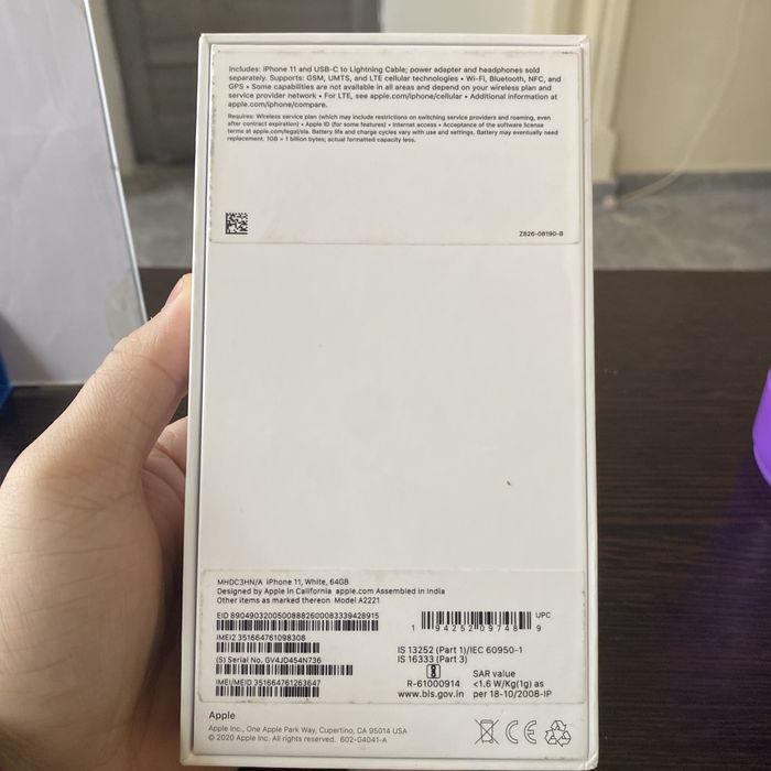 Продам айфон 11