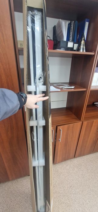 Продам проекционный экран 172 на 172