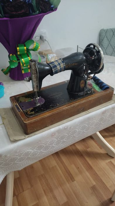 Продам швейную машину