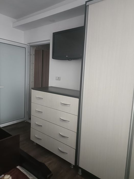 Închiriez apartament. Hipodrom. Bl.F2