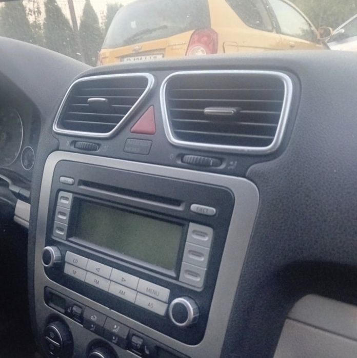 Radio casetofon original golf 6