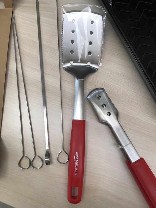 Set ustensile gratar Amazon Germania