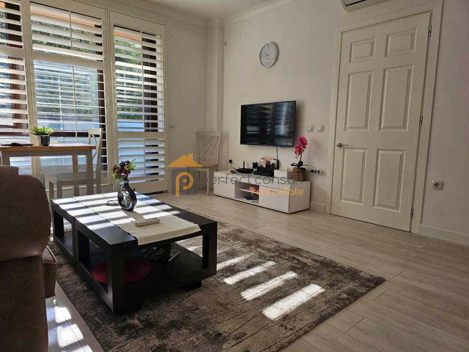 Продава се Двустаен апартамент в Пловдив, Център - 65 кв.м за 3616 €/кв.м - Снимка #2