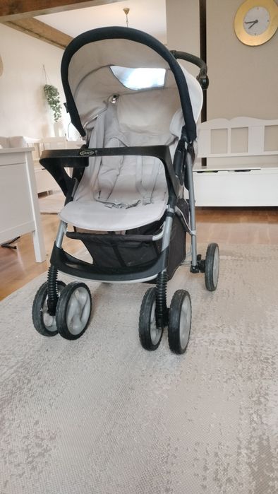 Vând cărucior copil Graco