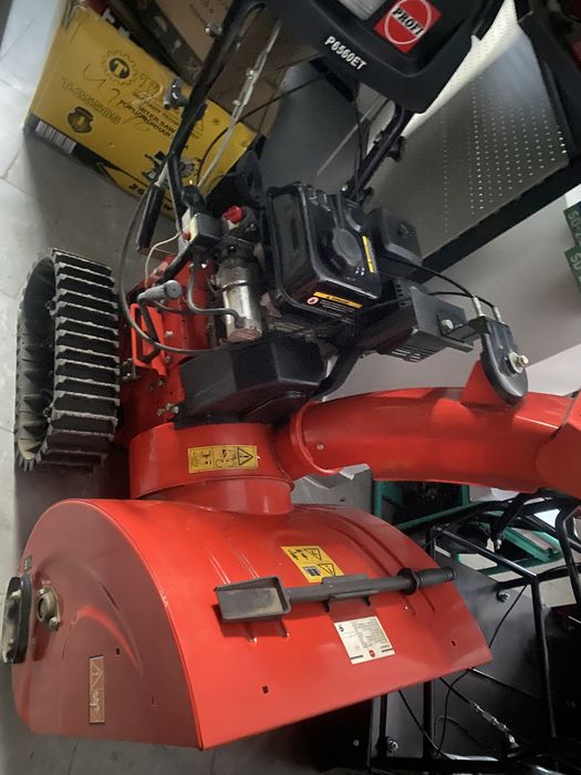 Снегоубороная машина