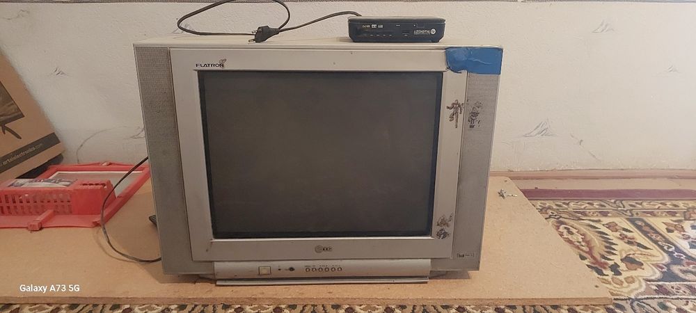 Телевизор  LG,  Холодильник Брюса рабочий