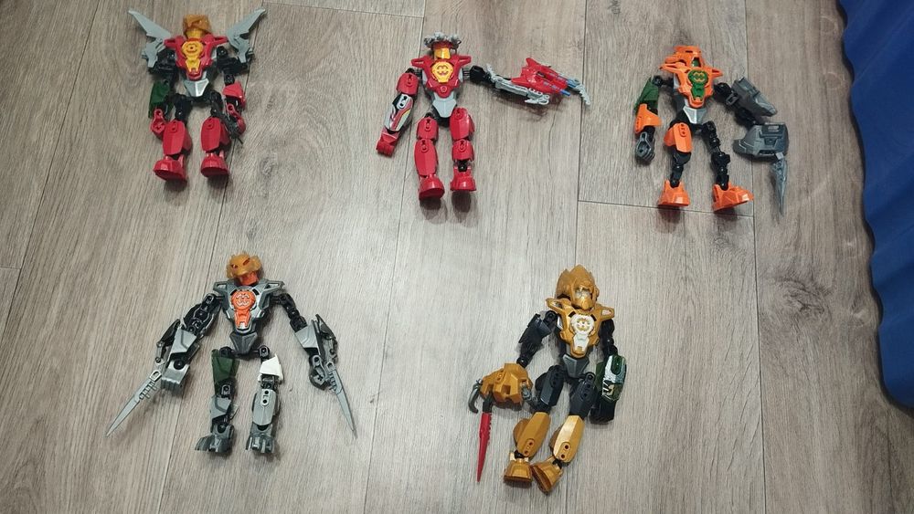 Продам BIONICLE (неоригинал) плюс разные детали