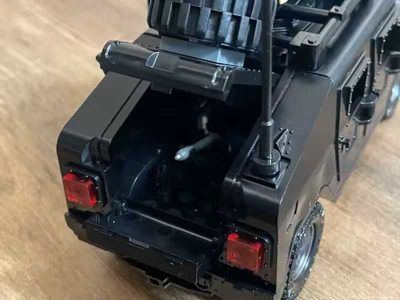 Joc constructii Hummer Police H2 tip lego 80 piese cu 1 figurina