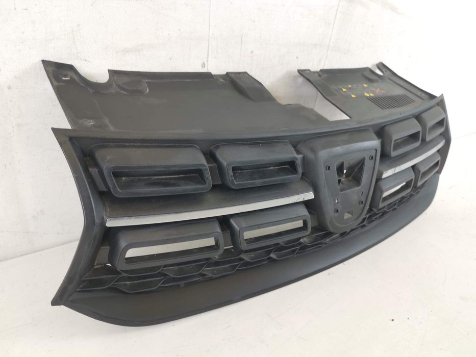 Радиаторна решетка Дачия Логан 2 [фейслифт] [ - ] Оригинална в добро с