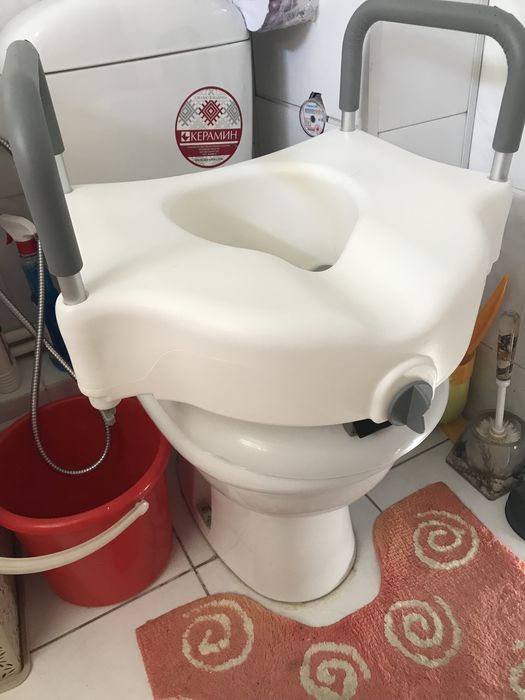 Продаётся сиденье- насадка на унитаз для инвалида…! Германия