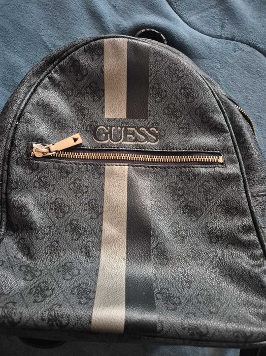 Дамска кожена раница Guess