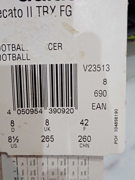 Чисто нови бутонки на adidas 42 номер