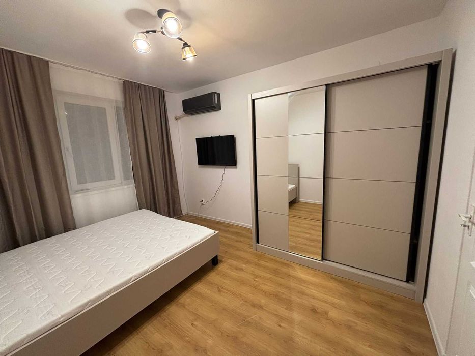 Inchiriez garsoniera Lipovei