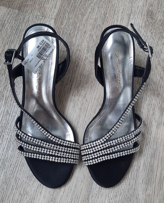 Босоножки Caparros