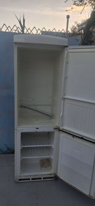 Холодильник итальянской ARDO