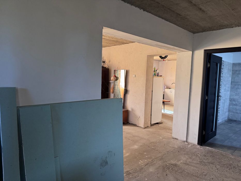 Casă de vânzare în Câlnic, Gorj - 18 km de Târgu Jiu