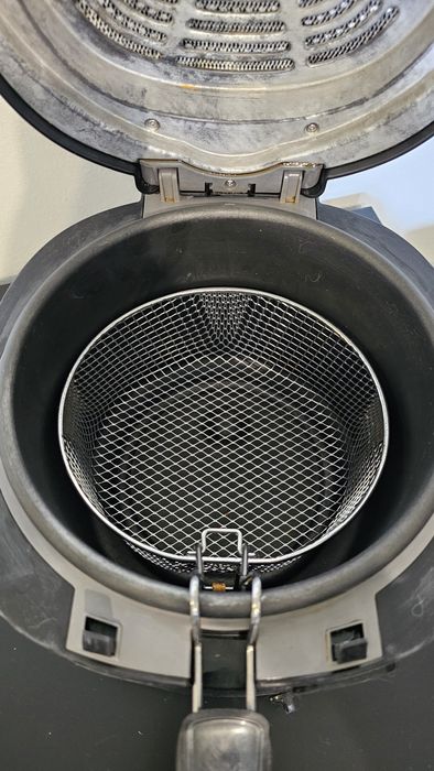 Friteuza Tefal foarte putin folosita