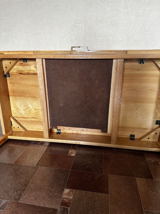 Продам деревянный стол