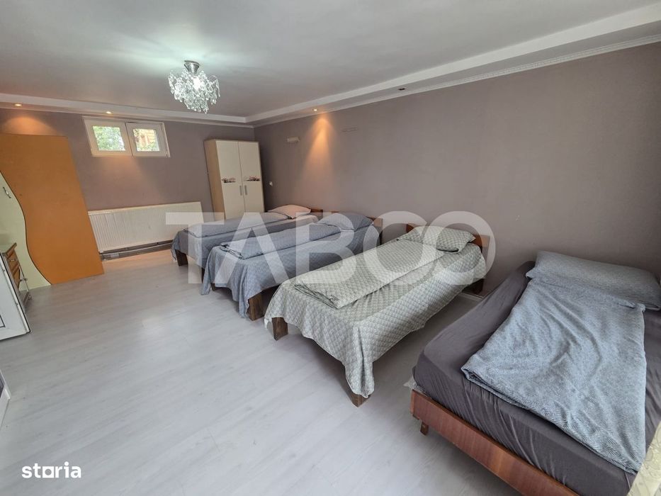 Casa de inchiriat 5 camere pentru 10 persoane zona Centrala