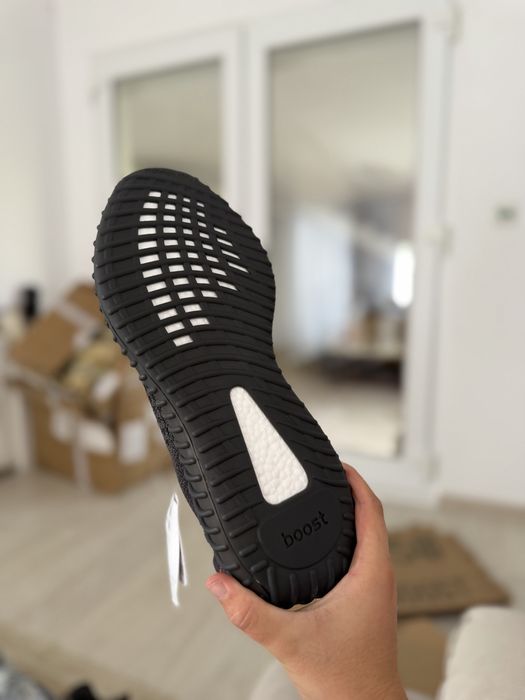 yeezy 350 blackreff diverse marimi