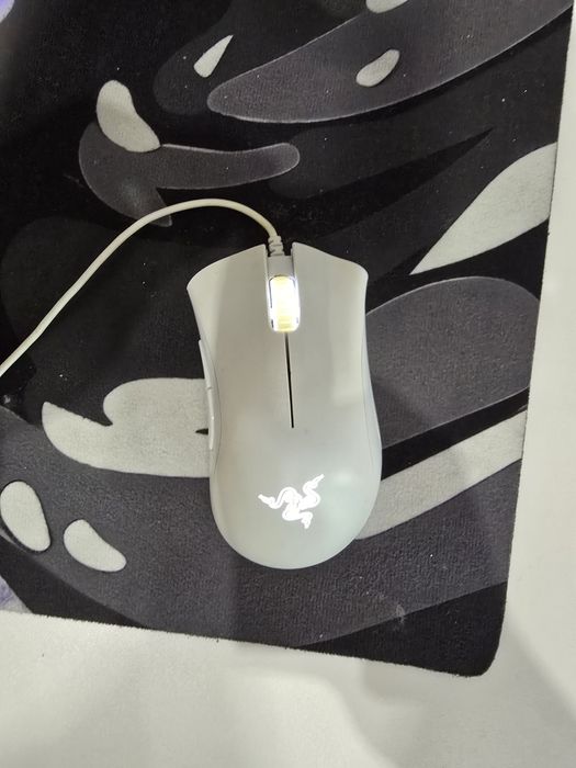 Геймърска мишка Razer DeathAdder Essential