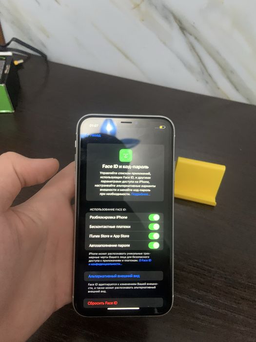 Продам iphone XR идеал белый