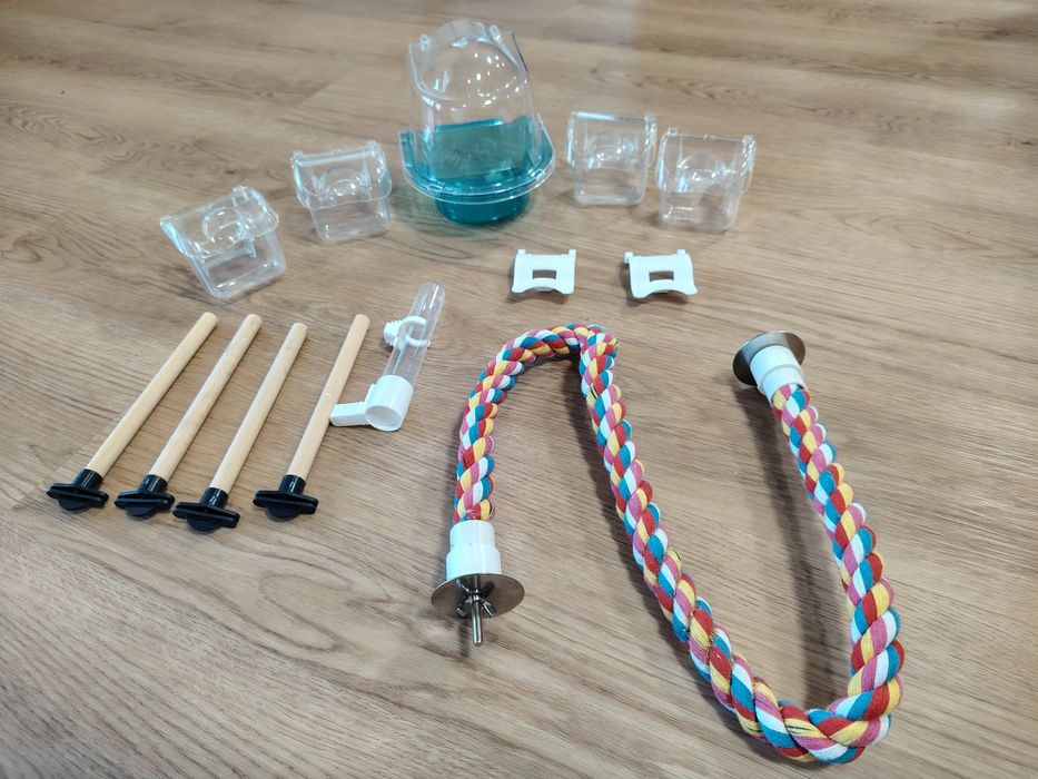 Клетка за птици с включени аксесоари