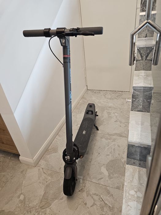 Trotineta electrica fffff puțin folosita, încă in garanție.