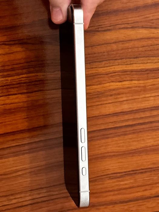 Продам свой телефон iphone 15 pro max 1Tb white